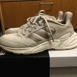 Wmns Adidas 90s Valasion